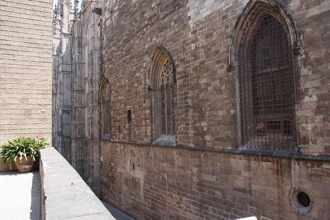 Gothic Quarter Insights & Tapas Experience - The Surprising Quiet of Plaça Sant Felip Neri