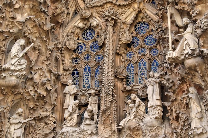 Gothic Quarter Private Tour with Sagrada Familia Skip the Line - Why This Tour Offers Great Value