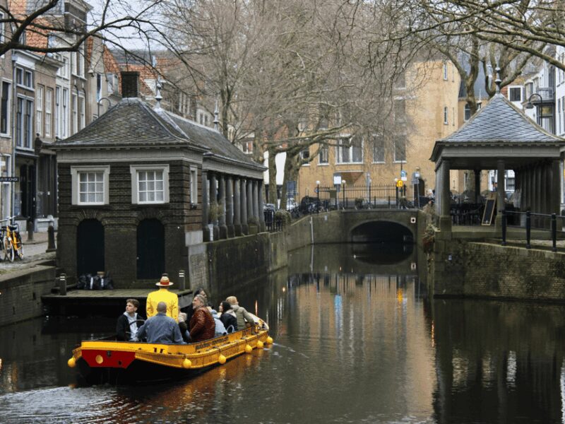 Gouda: Open Boat City Canal Cruise - The Fun and Unusual Aspects of the Canal Cruise