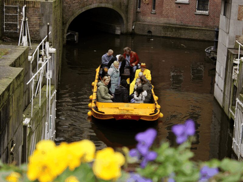 Gouda: Open Boat City Canal Cruise - Practical Information: Reservations, Cancellation, and Languages