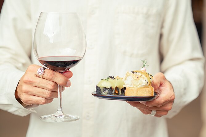 Gourmet Pintxos & Premium Wines small groups Food Tour - Why This Pintxos & Wine Tour Stands Out