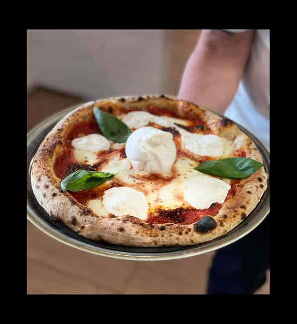 Gourmet Pizza Experience with Drinks and Dessert in Lecce - Discover the Gourmet Pizza Experience in Lecce for Just $53