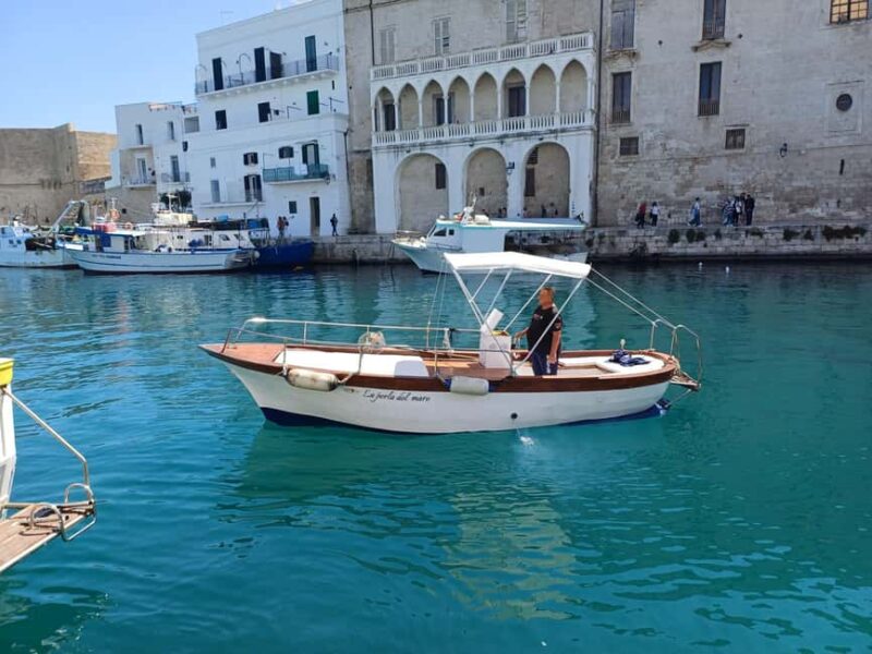 Gozzo tour along the coast of Monopoli - Key Points