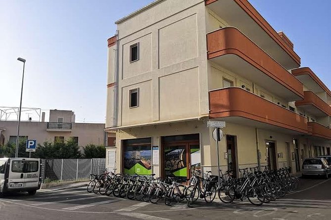 GPS tour with E-Bike on cycleroute of acqueduct Pugliese with wine tasting directly in vineyards - Cycling Along the Pugliese Aqueduct and Its Bridges