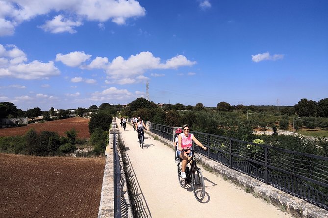 GPS tour with E-Bike on cycleroute of acqueduct Pugliese with wine tasting directly in vineyards - Logistics and Group Experience