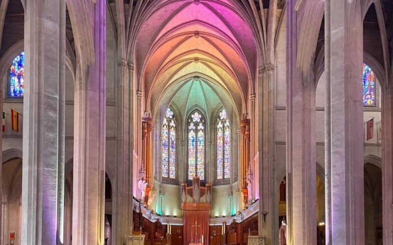 Grace Cathedral: Explore the Beauty (Entry + Self-Led Tour) - Exploring the Labyrinths and Artistic Highlights
