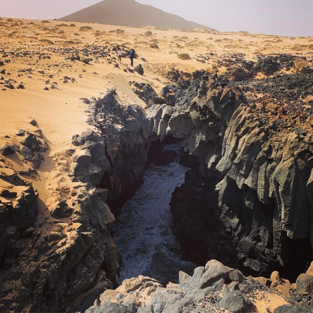 Graciosa Island: Jeep Safari Playa De las Conchas - Starting Point at Caleta de Sebo and the Meeting Spot