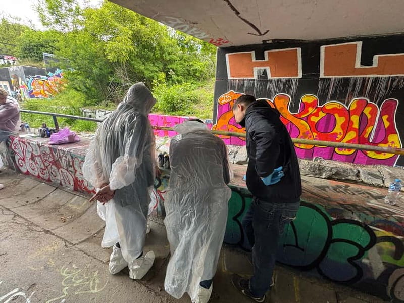 Graffiti Workshop In Mecca Of Graffiti - Berlín - Professional Photos as a Memorable Souvenir