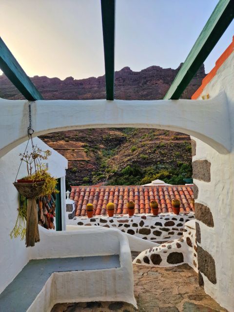 Gran Canaria historical house with mango plantation in Mogan - Key Points