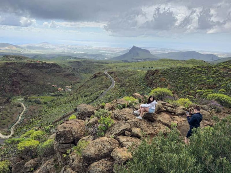 Gran Canaria: Red Gorge, Cave, Oasis Adventure Tour & Picnic - Tasting Canarian Flavors at a Relaxed Picnic