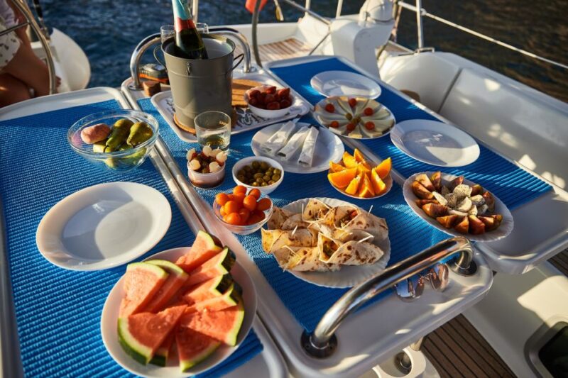 Gran Canaria: Sailboat Trip with Food, Drinks (max 8 people) - Tasting Delicious Food and Drinks Aboard