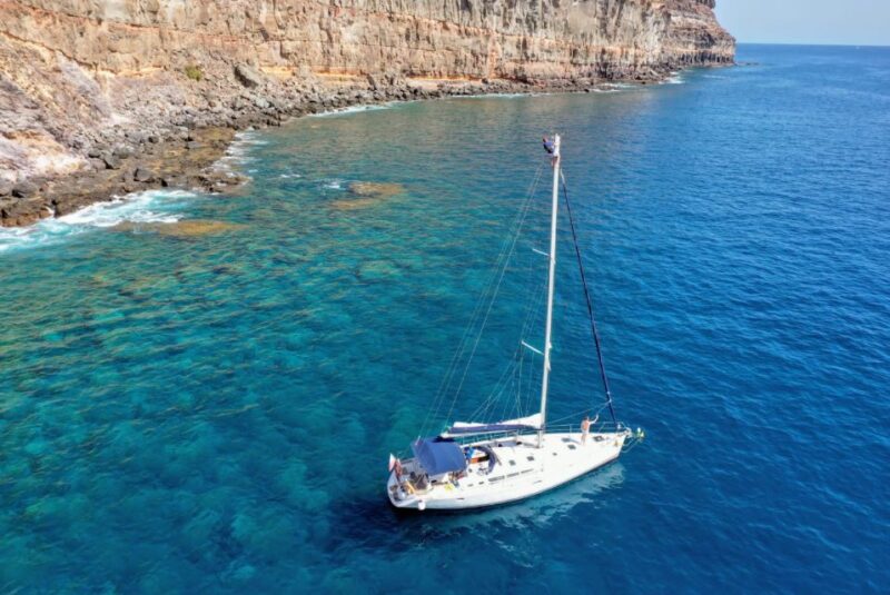 Gran Canaria: Sailboat Trip with Food, Drinks (max 8 people) - The Crew: Knowledgeable, Friendly, and Passionate