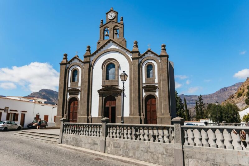 Gran Canaria: The Red Canyon Tour with Local Food Tasting - Practicalities: Transportation, Guides, and Group Size