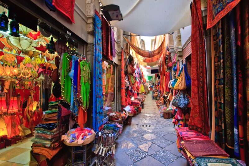 Granada: 2hour Tour of The Albaicín & Sacromonte Premium - Explore Granada’s Most Enchanting Neighborhoods in Just 2 Hours