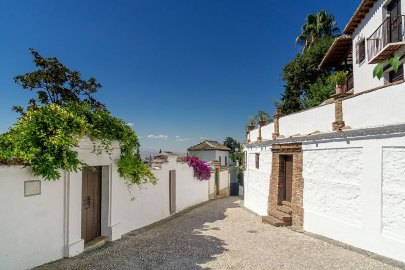 Granada: 2hour Tour of The Albaicín & Sacromonte Premium - Discovering Sacromonte: The Zambra and Cave Homes