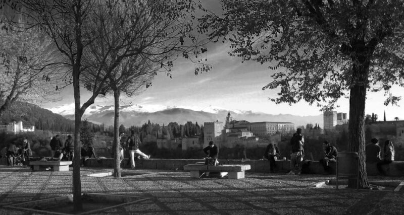 Granada Albaicín: 2.5-Hour Tapas & Drinks Walking Tour - Viewpoints with Stunning Alhambra Perspectives