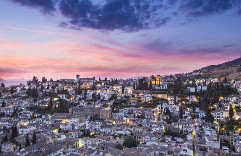 Granada: Albaicin and Sacromonte Evening Walking Tour - Key Points