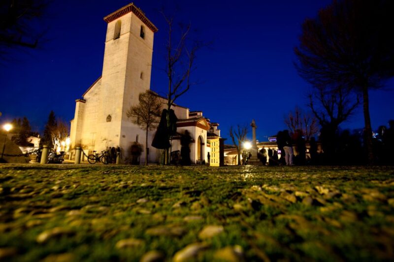 Granada: Albaicin and Sacromonte Evening Walking Tour - Discovering the Historic Streets of Albaicin