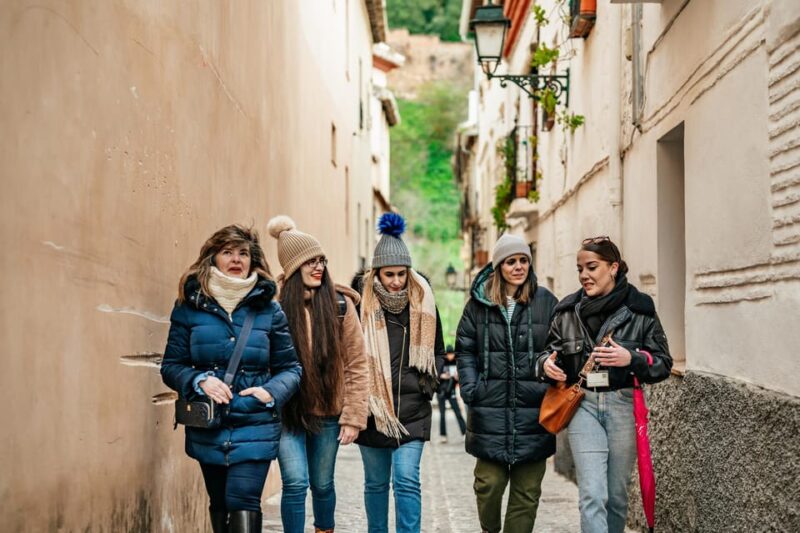 Granada: Albaicín and Sacromonte Guided Sunset Walking Tour - Exploring Hidden Corners of Granada in Small Groups