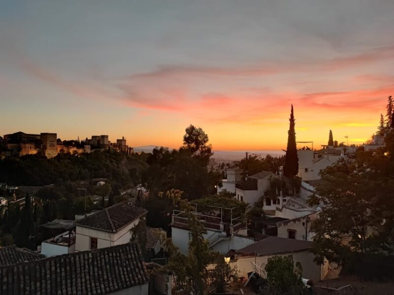 Granada: Albaicín and Sacromonte Sunset Tour & Flamenco Show - The Gypsy Neighborhood of Sacromonte and Its Cave-Houses