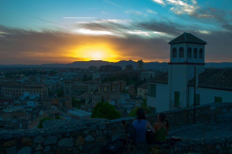 Granada: Albaicín and Sacromonte Sunset Tour & Flamenco Show - Practical Details and Logistics of the Tour