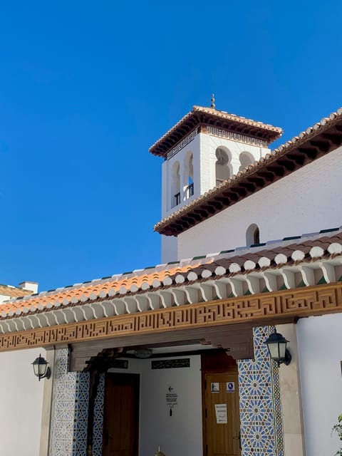 Granada: Albaicín and Sacromonte Sunset Tour & Flamenco Show - Frequently Asked Questions