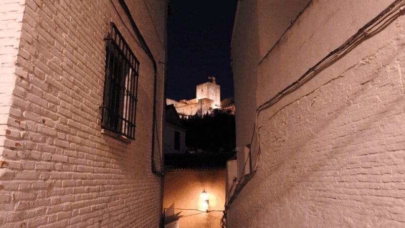 Granada: Albaicín in the Dark Walking Tour - Exploring Albaicín’s Historic Streets After Dark