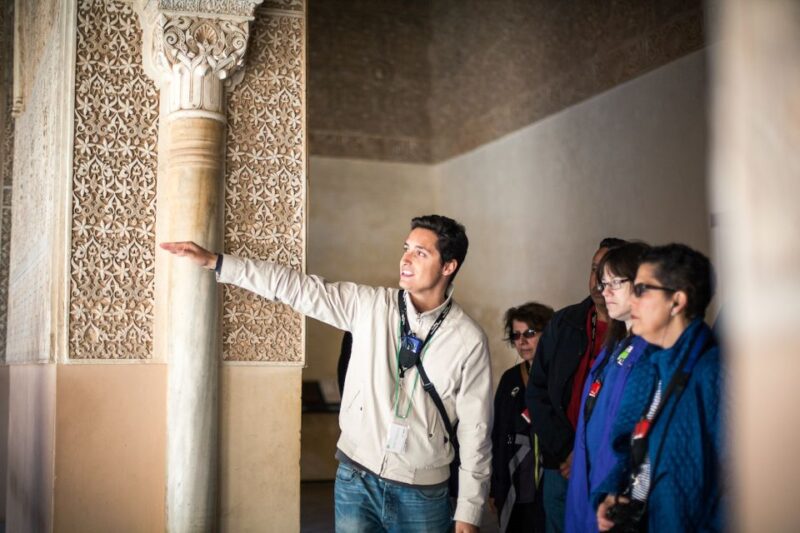 Granada: Alhambra and Nasrid Palaces Small Guided Tour - Starting at the Granavision Welcome Visitor Center