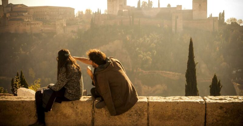 Granada: Alhambra, Cathedral, Royal Chapel and Albayzin tour - Key Points