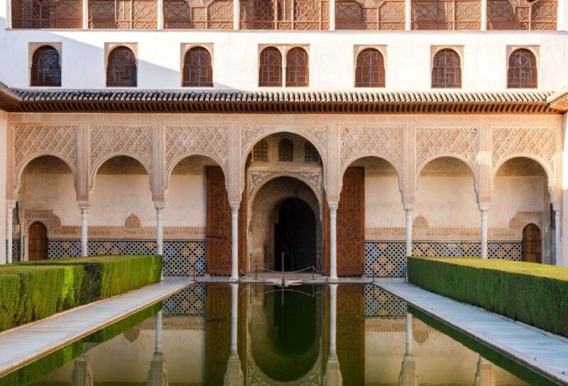 Granada: Alhambra Complex Guided Tour with Ticket - Practical Tips for a Smooth Experience
