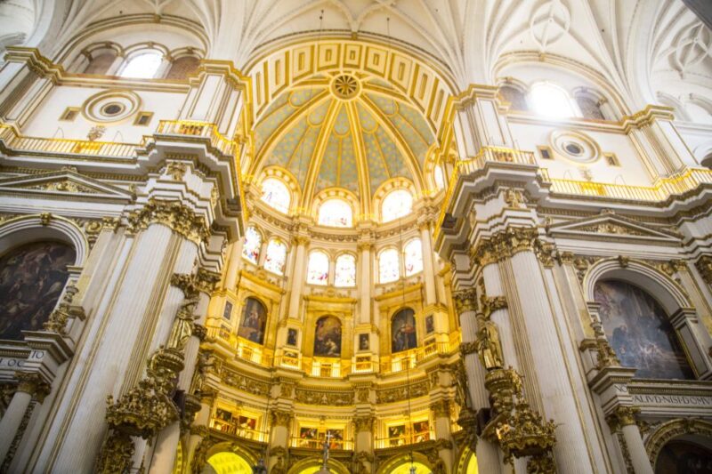 Granada: Alhambra Guided Tour w/ Nasrid Palaces & City Pass - Key Points