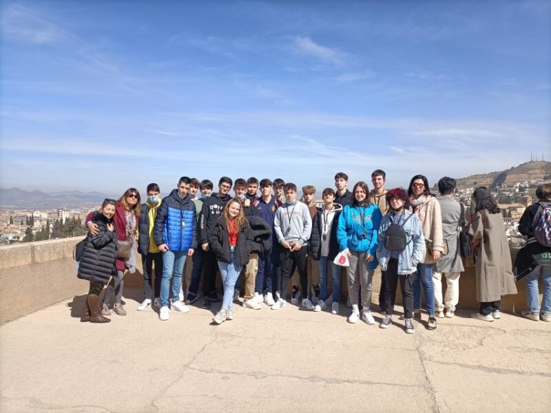 Granada: Alhambra, Nasrid Palaces, & Generalife Guided Tour - Practical Details and Tips for Visitors