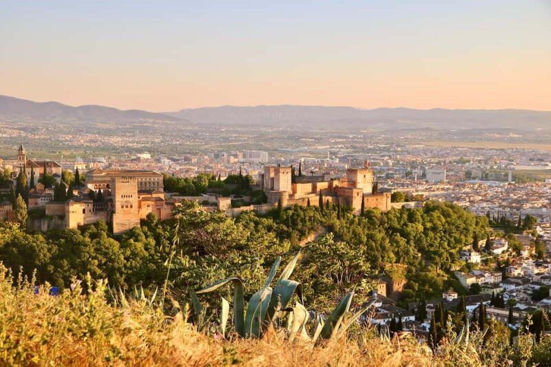 Granada: Alhambra Premium Private Tour with Tickets included - Explore the Alhambra’s Most Famous Palaces and Gardens