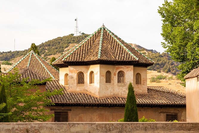 Granada (Alhambra) Scavenger Hunt and Sights Self-Guided Tour - Who Will Enjoy This Tour Most?