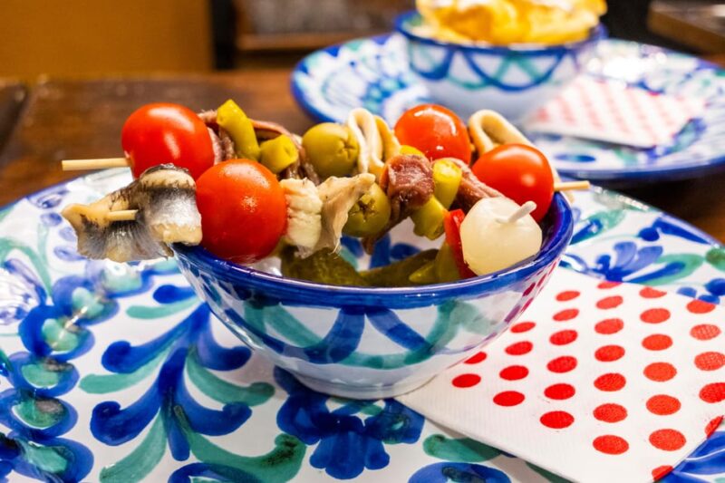 Granada: Authentic and intimate Flamenco Show with Snacks - What the Flamenco Show Looks Like in Granada’s Cave