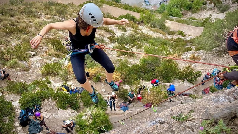 Granada: Belaying Course in a Climbing Falls - Discover the Dynamic Belaying Course in Granada for Sport Climbing