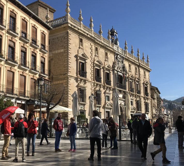 Granada: City center and Albaicin Private Tour - Key Sites Within the Albaicín Neighborhood
