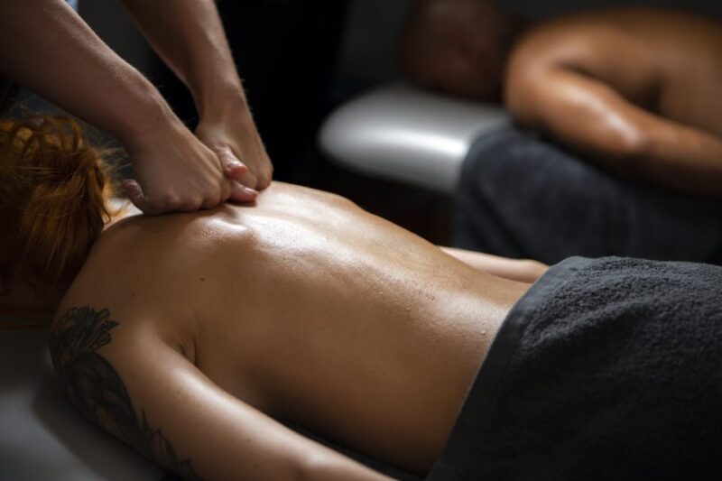 Granada: Couple Massage 80 minutes - Key Points