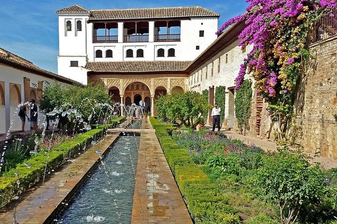Granada Day Trip: Alhambra & Nazaries Palaces from Seville - Guides: Knowledgeable, Engaging, and Varied