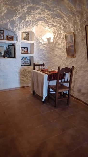 Granada: Flamenco Show Los Parrones in the Sacromonte Caves - Granada: Flamenco Show Los Parrones in the Sacromonte Caves – An Authentic Flamenco Experience with Stunning Views