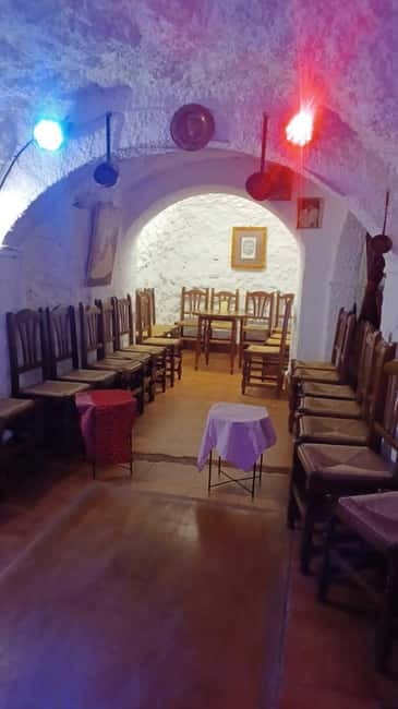 Granada: Flamenco Show Los Parrones in the Sacromonte Caves - Logistics and Venue Accessibility in Sacromonte