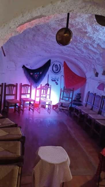 Granada: Flamenco Show Los Parrones in the Sacromonte Caves - Comparing Los Parrones with Other Flamenco Experiences in Granada