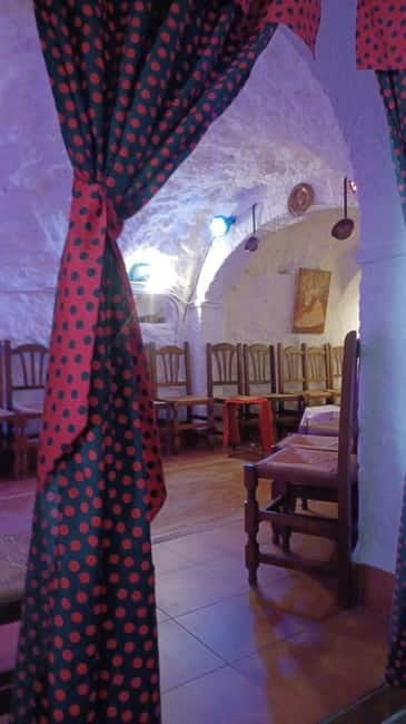 Granada: Flamenco Show Los Parrones in the Sacromonte Caves - The Ideal Audience for This Flamenco Experience