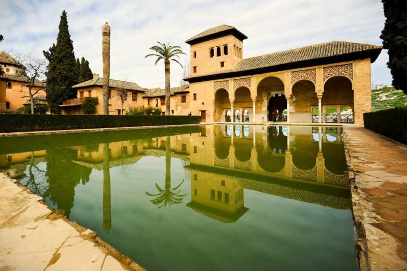 Granada: Full Alhambra Premium Guided Tour with Tickets - Why This Tour Stands Out Among Similar Experiences