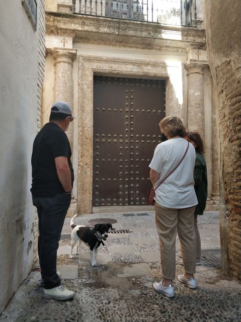Granada: Guided Albaicín Visit with Pets - Key Points