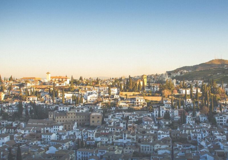 Granada: Half-Day 4-Neighborhoods 4-Cultures Private Tour - Walking Through Iconic Streets of Albaicín and Sacromonte