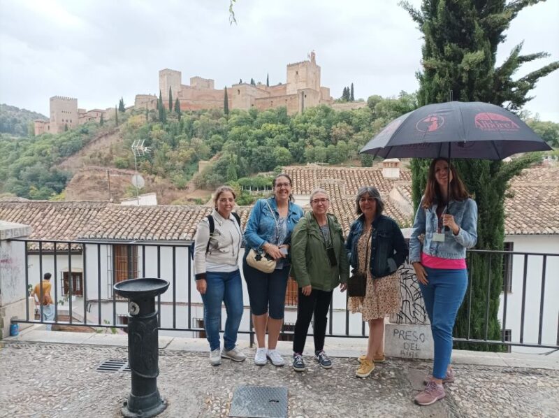 Granada: Historic Center and Lower Albaicin Walking Tour - Highlights of Granada’s Main Monuments