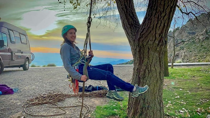 Granada: Multi-Pitch Sport Rock Climbing Outdoor Course - Discover the Location and Scenic Setting of Granada