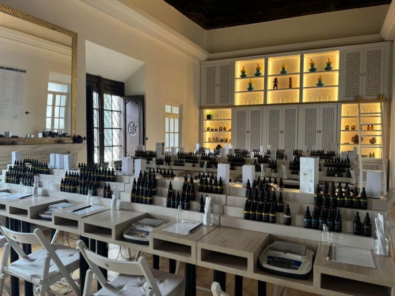 Granada: Perfume Workshop - Choosing Your Base Formula: Cologne, Fougère, or Chypré