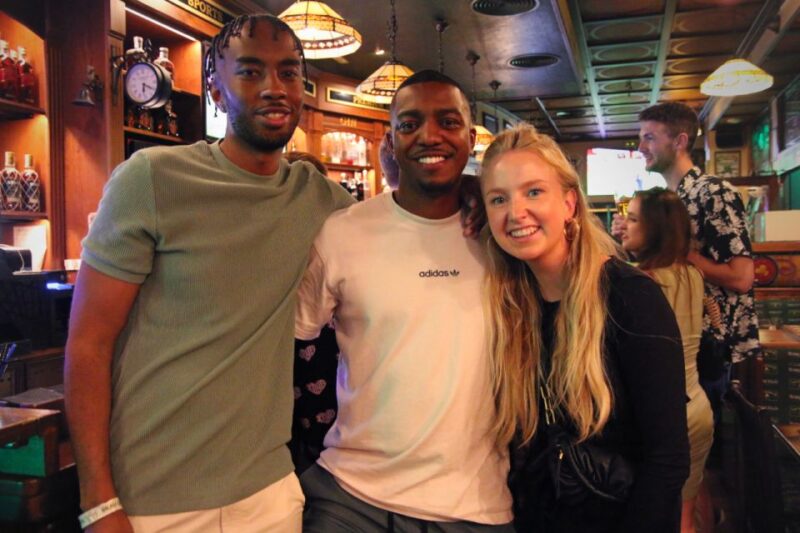 Granada: Pubs & Clubs Crawl with Drinks & Club Entry Ticket - Starting at the Monument to Aguador in Granada’s Heart